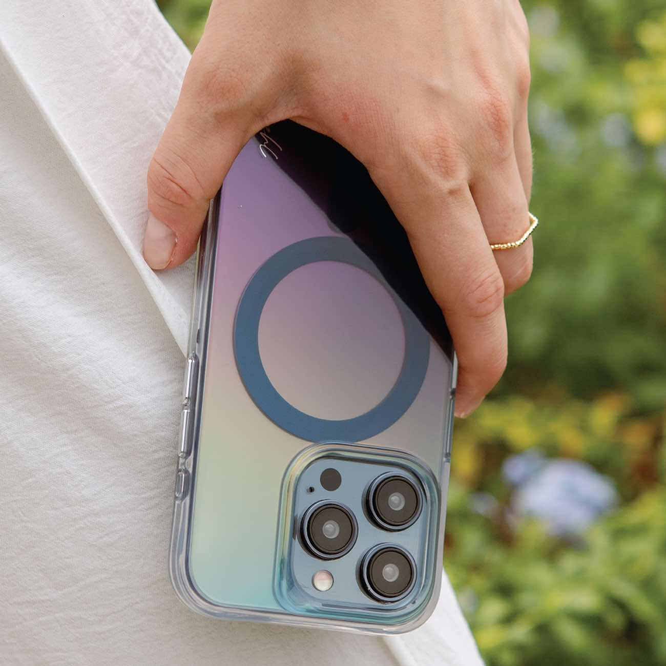 Husa Uniq Camehl Dazze Incarcare Magnetica iPhone 15 Pro